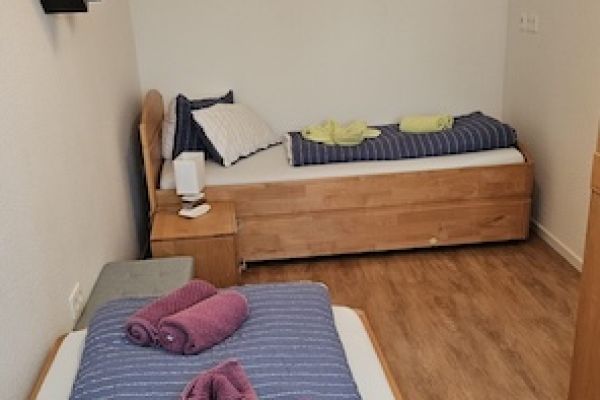 haus-2-schlafzimmer-zwei-einzelbetten4D2D4BB9-7864-D114-5153-812206272A97.jpg